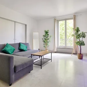 2 Bedrooms Tour Eiffel Rapp París