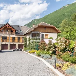 https://gite-annecy-au-royaume-des-castors-appt-101.hotels-rhonealpes.com